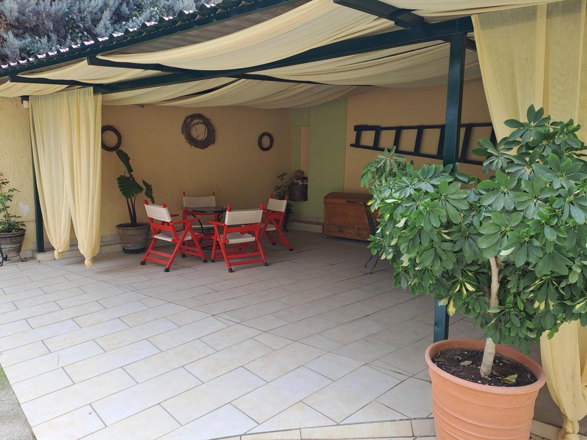 Vicky'S Place,Near Athens Airport Koropí Kültér fotó